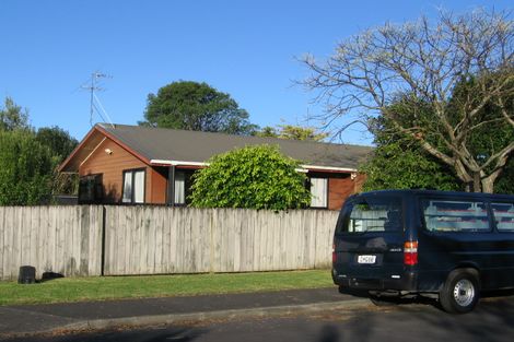 Photo of property in 1/1 Redlands Grove, Swanson, Auckland, 0612