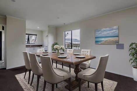 Photo of property in 17 Dungarvon Place, Clendon Park, Auckland, 2103