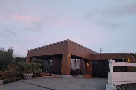 Photo of property in 47 Seymour Grove, Kingsley Heights, Upper Hutt, 5018