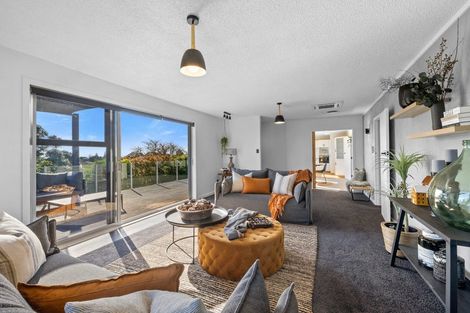 Photo of property in 9 Cabot Place, Frankleigh Park, New Plymouth, 4310