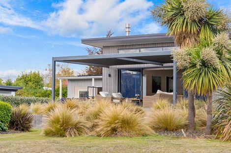 Photo of property in 12 Flora Dora Parade, Lake Hawea, Wanaka, 9382