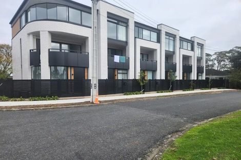 Photo of property in 15 Tiraumea Drive, Pakuranga, Auckland, 2010