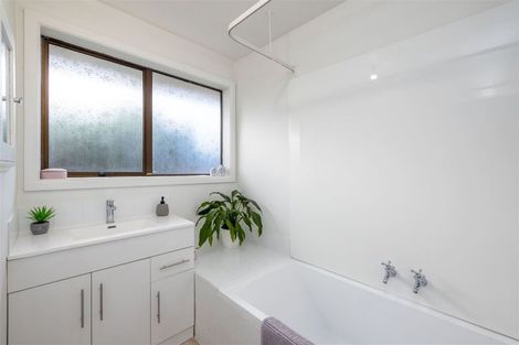 Photo of property in 62 Kathleen Crescent, Hornby, Christchurch, 8042