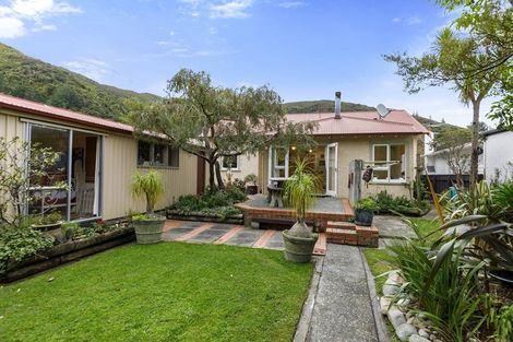 Photo of property in 45 Norton Park Avenue, Fairfield, Lower Hutt, 5011
