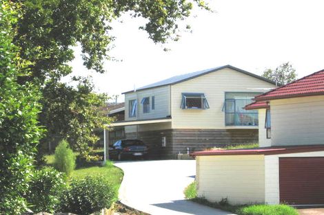 Photo of property in 4/30 Trojan Crescent, New Lynn, Auckland, 0600