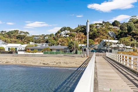 Photo of property in 73 Marine Parade, Seatoun, Wellington, 6022