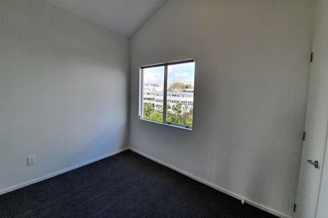 Photo of property in 268/2a Onewa Road, Birkenhead, Auckland, 0626