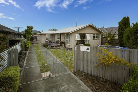 Photo of property in 102 Effingham Street, North New Brighton, Christchurch, 8083