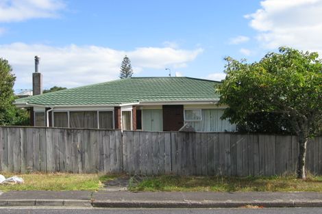 Photo of property in 1/8 Bevyn Street, Castor Bay, Auckland, 0620