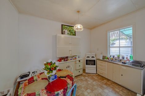 Photo of property in 19 Main Street, Hospital Hill, Napier, 4110
