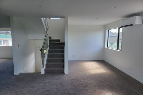 Photo of property in 29 Raleigh Road, Northcote, Auckland, 0627
