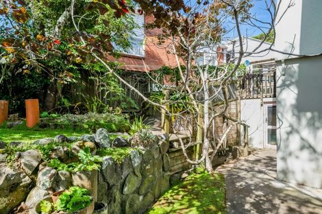 Photo of property in 64 Waiwaka Terrace, Strandon, New Plymouth, 4312