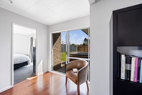 Photo of property in 30 Sutton Avenue, Clive, 4102