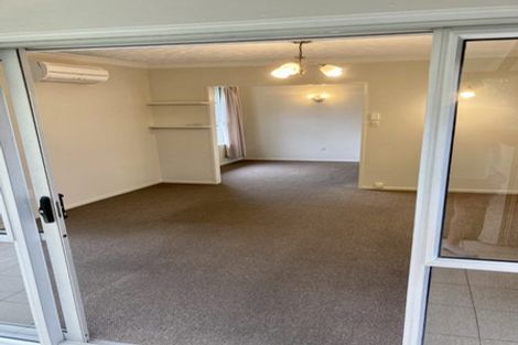 Photo of property in 50 Chipping Lane, Redwood, Christchurch, 8051