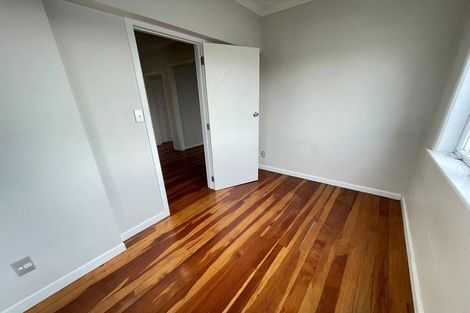 Photo of property in 50 Fruitvale Road, New Lynn, Auckland, 0600