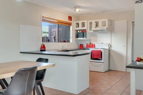 Photo of property in 6 Chichester Drive, Rosehill, Papakura, 2113