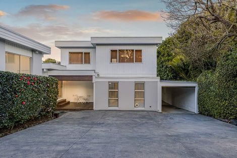 Photo of property in 16 Prestige Place, Castor Bay, Auckland, 0620