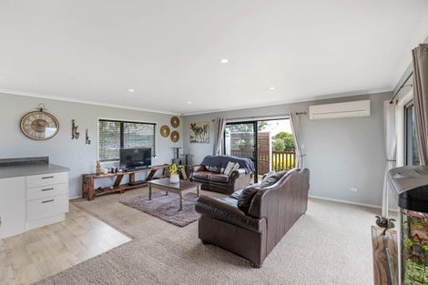 Photo of property in 94 James Line, Kelvin Grove, Palmerston North, 4414