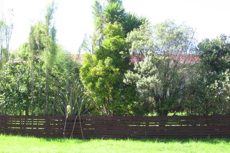 Photo of property in 17 Starforth Place, Henderson, Auckland, 0612
