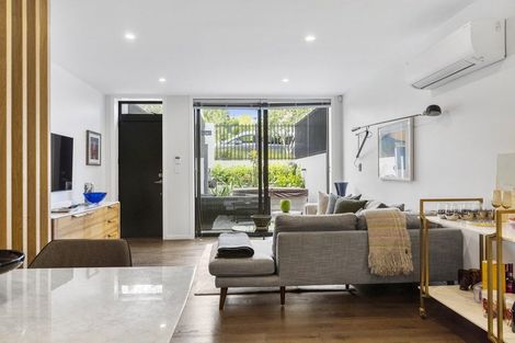 Photo of property in 2 Reid Lane, Wallaceville, Upper Hutt, 5018