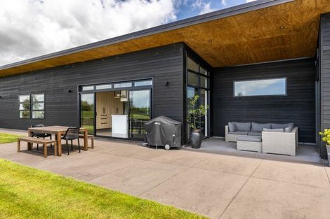 Photo of property in 13 Thomason Road, Egmont Village, New Plymouth, 4371