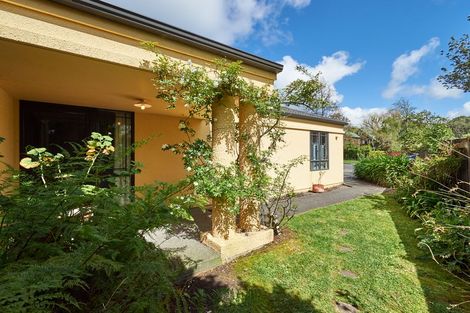 Photo of property in 68 Clifton Terrace, Fitzherbert, Palmerston North, 4410