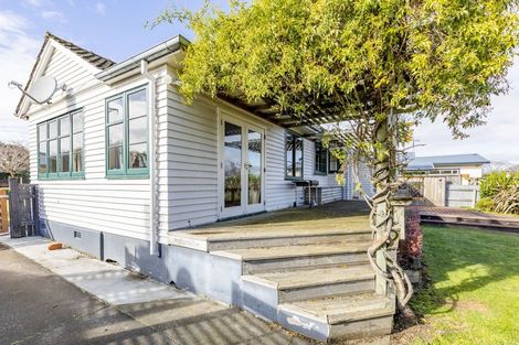 Photo of property in 14 Goodger Street, Waipukurau, 4200