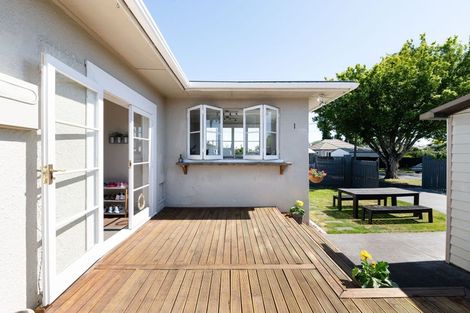 Photo of property in 42 Rifle Range Road, Dinsdale, Hamilton, 3204