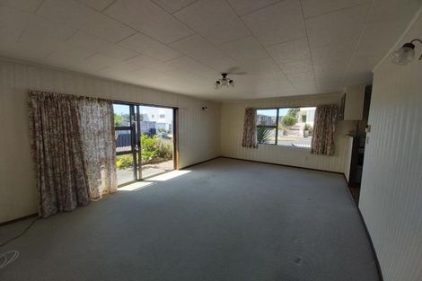 Photo of property in 18 Cutfield Road, New Plymouth, 4310