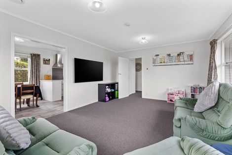 Photo of property in 19 Kelkirk Street, Kelston, Auckland, 0602