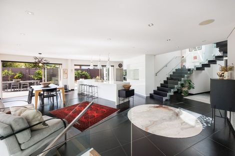 Photo of property in 25 Trent Avenue, Hokowhitu, Palmerston North, 4410
