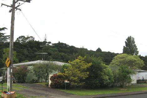 Photo of property in 25 Lauderdale Road, Birkdale, Auckland, 0626