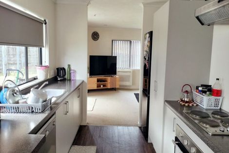 Photo of property in 18 Pyramid Place, Glen Eden, Auckland, 0602