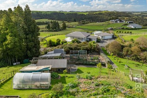 Photo of property in 93 Alf Access Road, Helensville, 0875