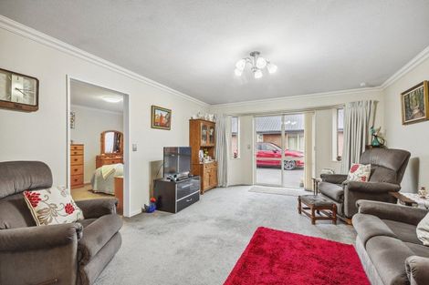 Photo of property in 2/4 Reid Avenue, Mosgiel, 9024
