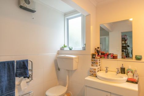 Photo of property in 2/121 Hataitai Road, Hataitai, Wellington, 6021