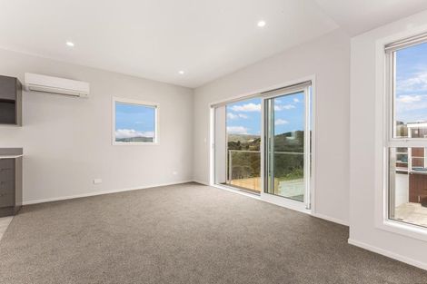 Photo of property in 13 Kohu Way, Whitby, Porirua, 5024