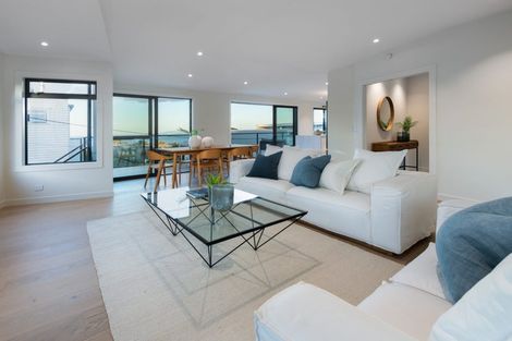 Photo of property in 2/67 Castor Bay Road, Castor Bay, Auckland, 0620