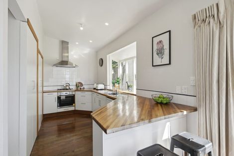 Photo of property in 8 Thorby Street, Northland, Wellington, 6012