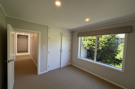 Photo of property in 42 Versailles Street, Karori, Wellington, 6012