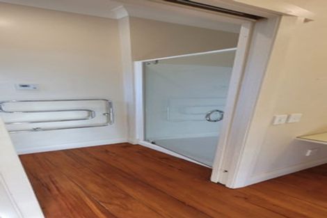 Photo of property in 40 Birdwood Road, Waterloo, Lower Hutt, 5011