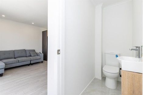 Photo of property in 2/18 May Street, Hamilton East, Hamilton, 3216