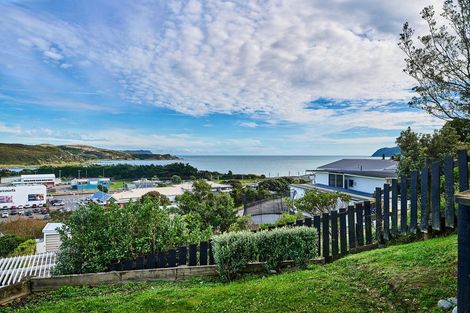 Photo of property in 9 Mana View Road, Paremata, Porirua, 5026