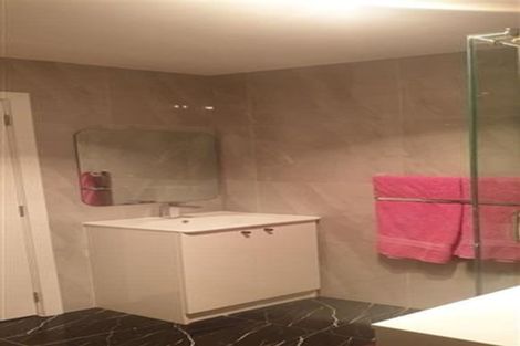 Photo of property in 5 Fernhaven Place, Massey, Auckland, 0614