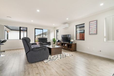 Photo of property in 18 Softwood Avenue, Takanini, 2110