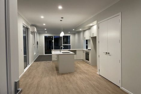 Photo of property in 16 Koreke Close, Kenepuru, Porirua, 5022