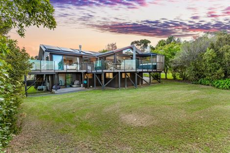 Photo of property in 163 West Harbour Drive, West Harbour, Auckland, 0618