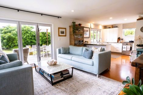 Photo of property in 37 Fishermans Bend, Whiritoa, Whangamata, 3691