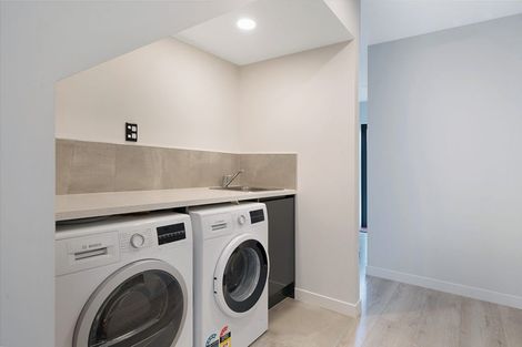 Photo of property in 6 Meritage Lane, Te Atatu South, Auckland, 0610