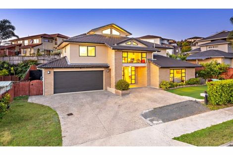 Photo of property in 12 Lucca Crescent, Flat Bush, Auckland, 2019